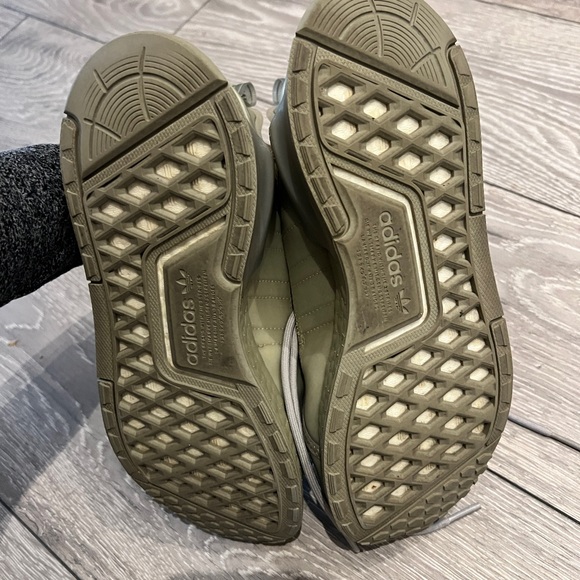 NMD_V3 womens (USED) - Picture 8 of 9